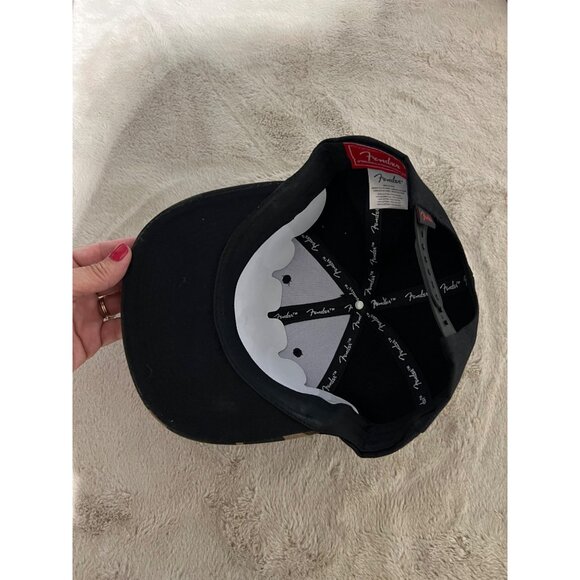 Fender Camo Flatbill Hat With Red Logo & Snapback Closure - Picture 8 of 9